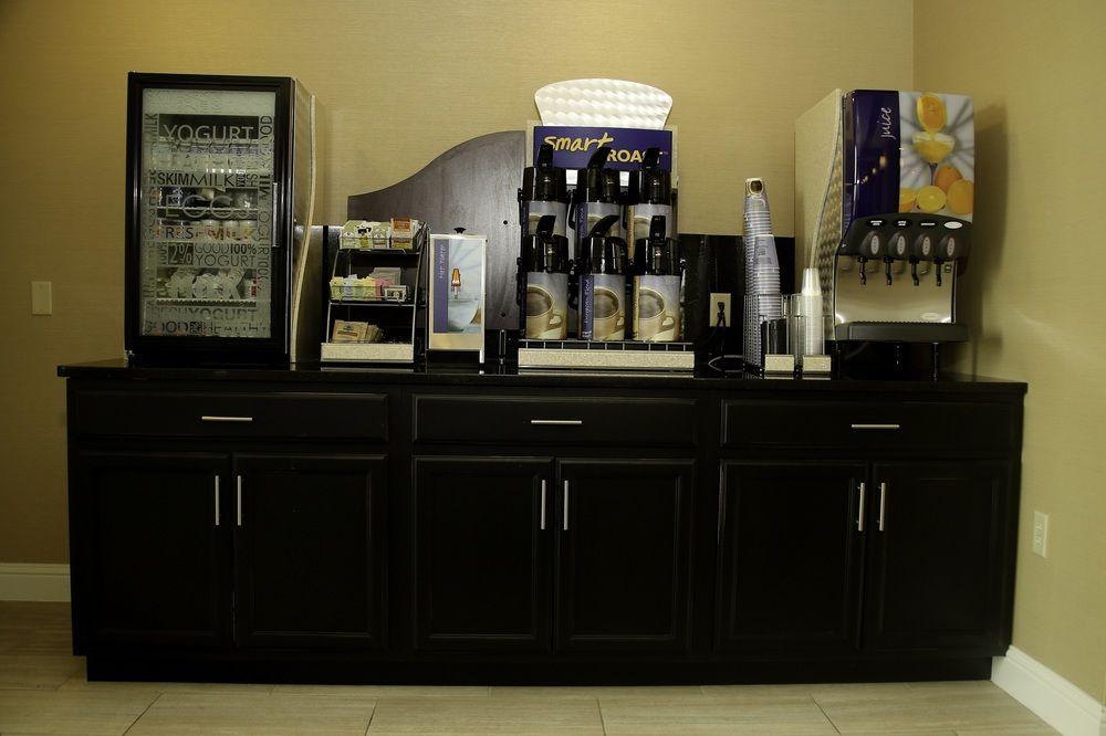 Holiday Inn Express & Suites Marion Northeast By Ihg Εξωτερικό φωτογραφία