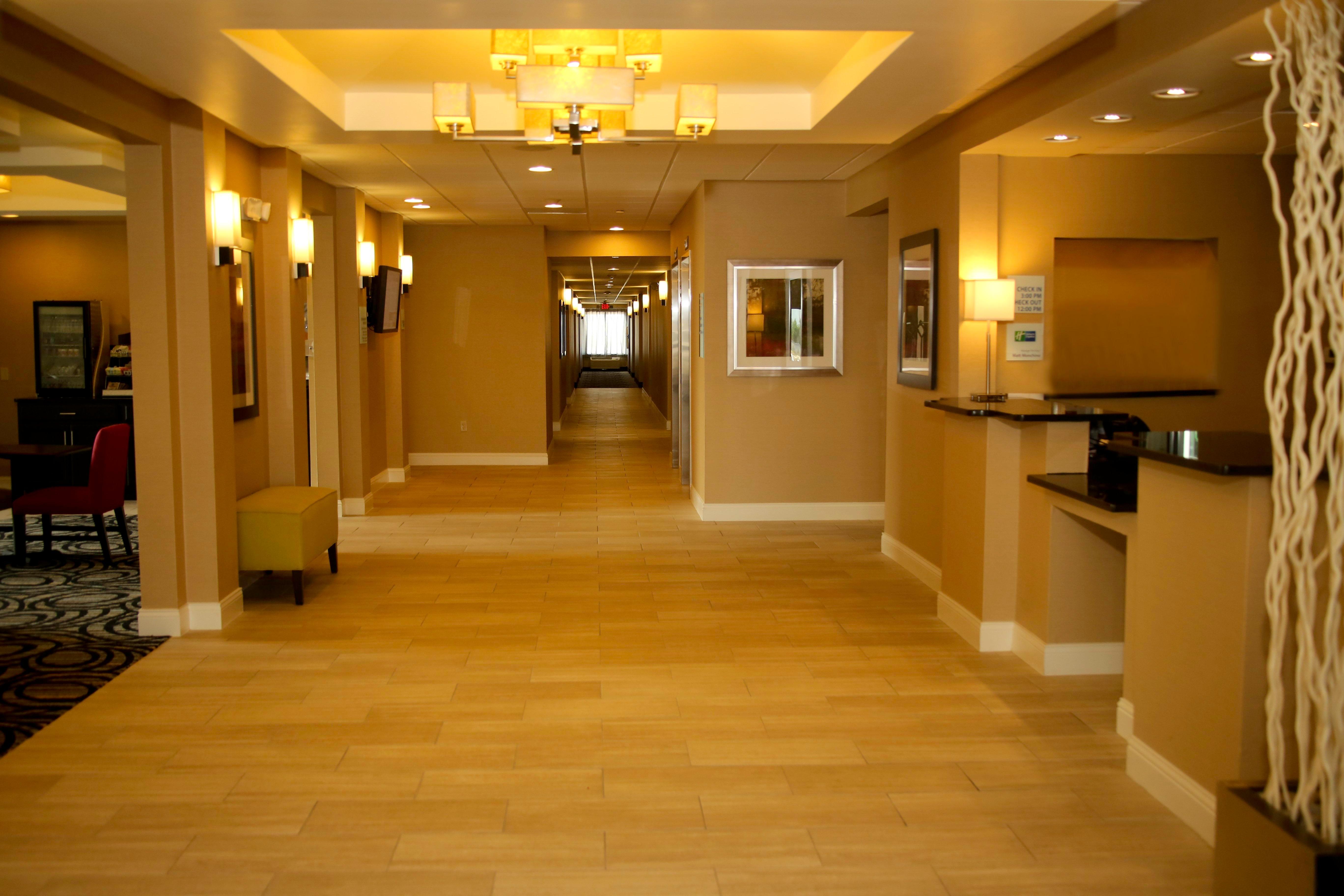 Holiday Inn Express & Suites Marion Northeast By Ihg Εξωτερικό φωτογραφία