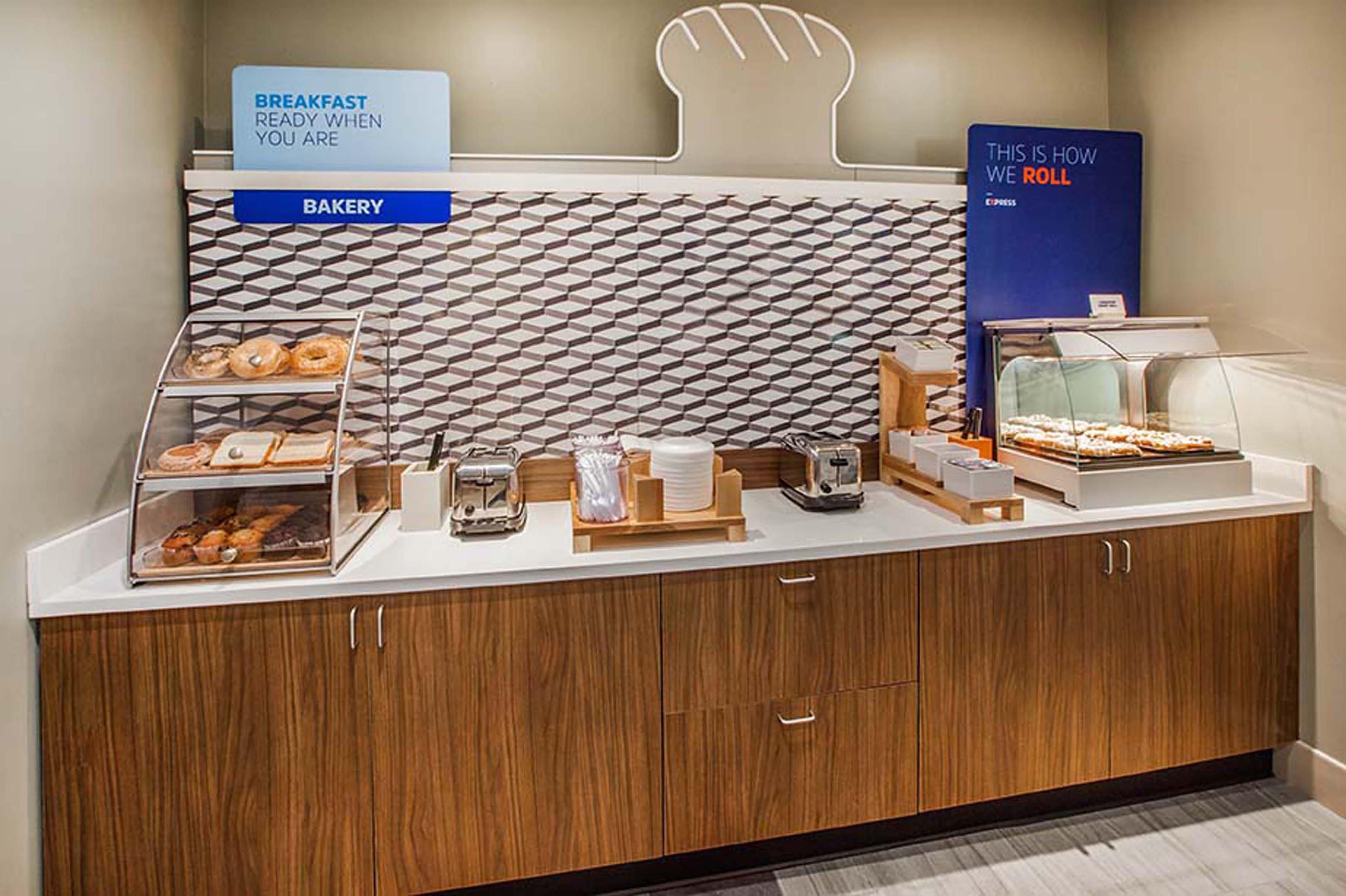 Holiday Inn Express & Suites Marion Northeast By Ihg Εξωτερικό φωτογραφία