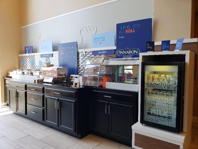 Holiday Inn Express & Suites Marion Northeast By Ihg Εξωτερικό φωτογραφία